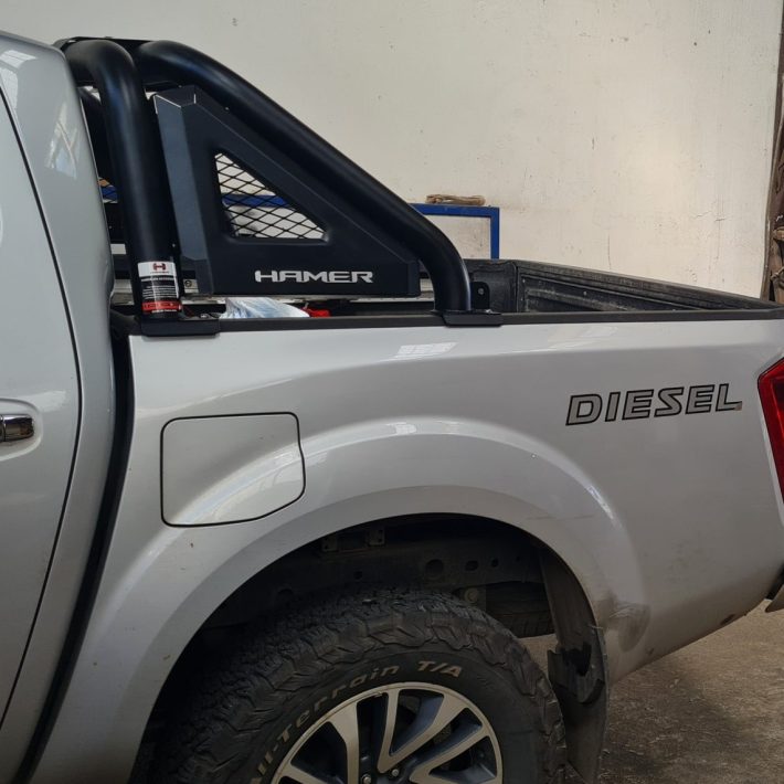 Barra antivuelco Hamer negra NP300